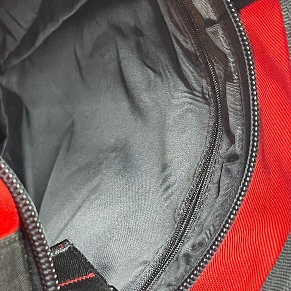 Jumbo zipper messenger bag red nylon. - Picture 6 of 8